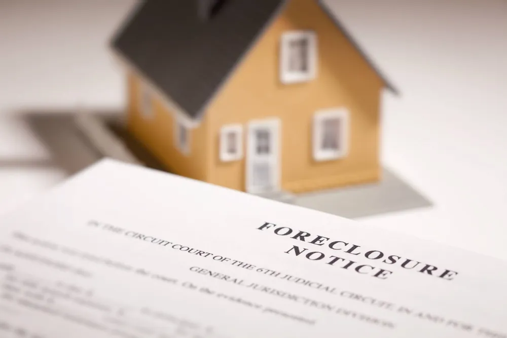 بازستانی ملک (Foreclosure) چیست؟ راهنمای کامل 2025