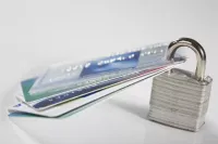 چرا حساب کردیت کارت من مسدود شده است؟